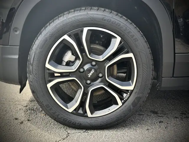 Jeep Avenger view 4