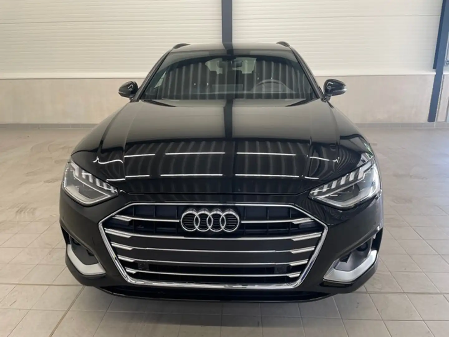 Audi A4 AVANT 35 TDI advanced Schwarz - 2
