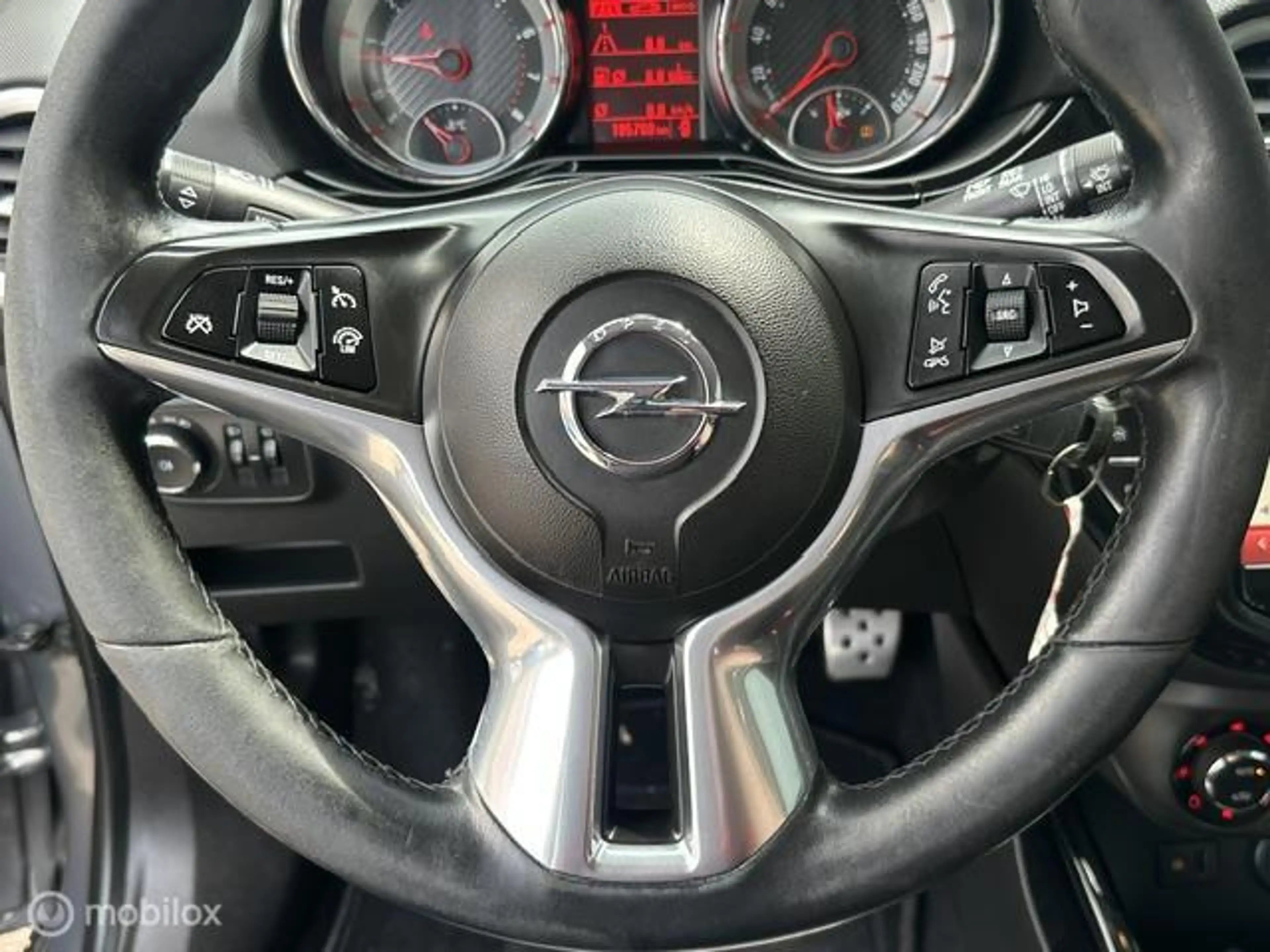 Opel Adam 1.0 Turbo Rocks — photo 6
