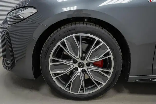 Audi A5 view 5
