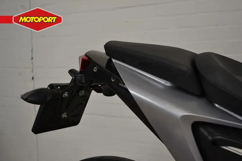 KTM 690 Duke - foto 8