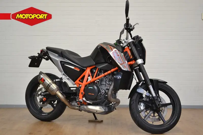 KTM 690 Duke - foto 2