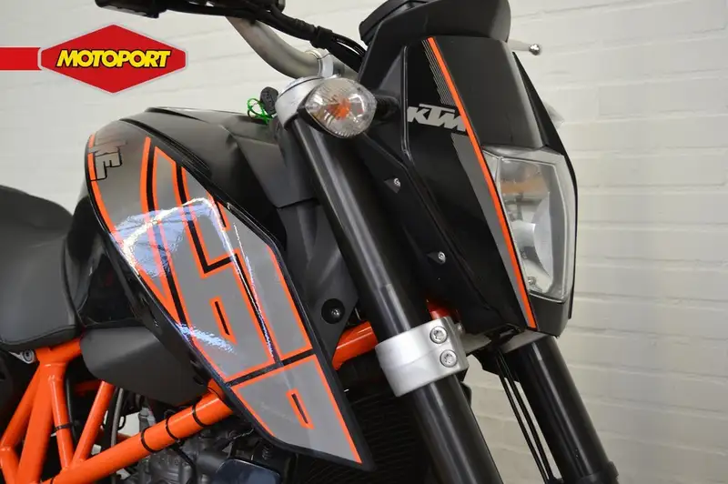 KTM 690 Duke - foto 4