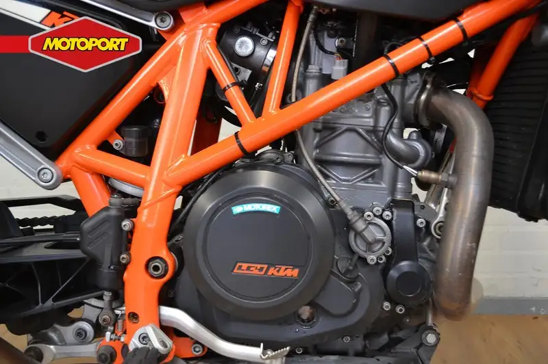 KTM 690 Duke - foto 5