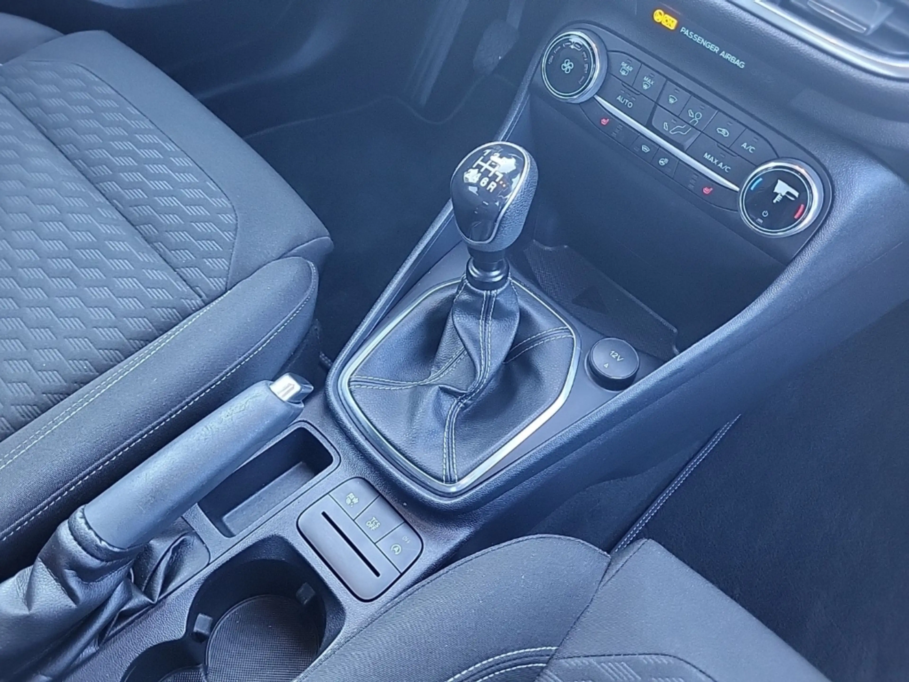 Ford Fiesta Titanium LED Apple CarPlay Android Auto Klimaautom — photo 13
