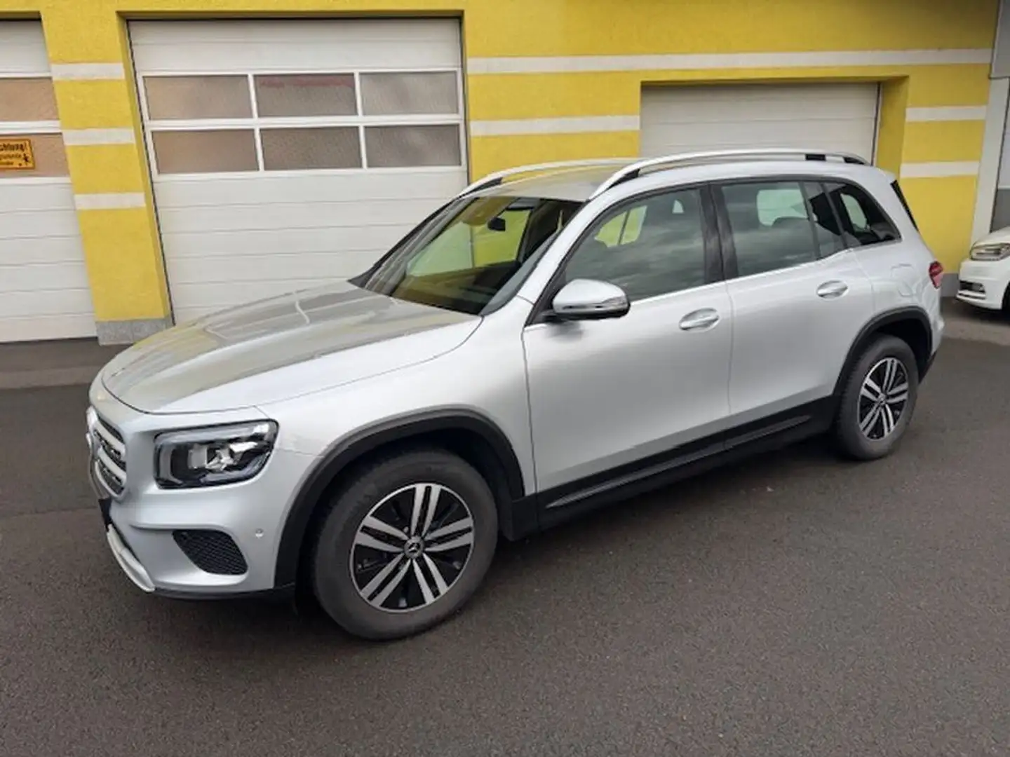 Mercedes-Benz GLB 180 d (247.610) - 1Besitz nur 72200km TOP Silber - 1