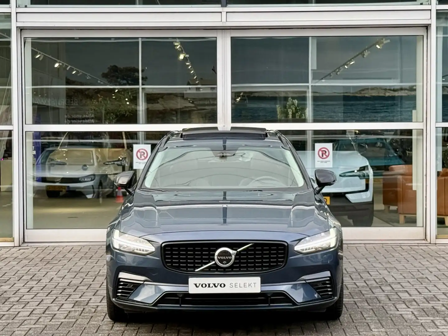 Volvo V90 T8 Recharge 455PK Ultra Dark| Panodak| 360Camera| Blauw - 2