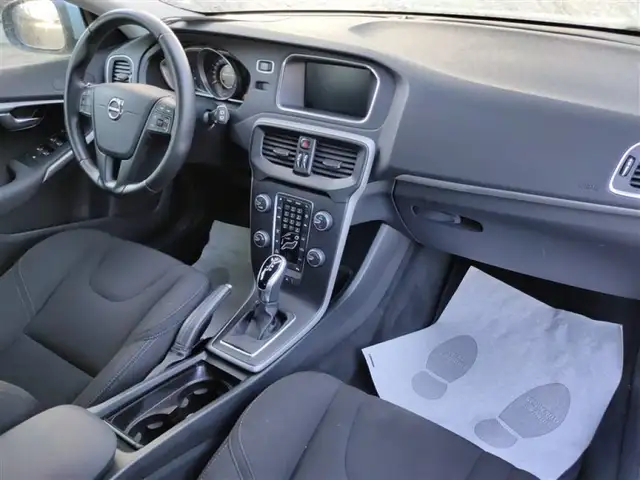 Volvo V40 view 9