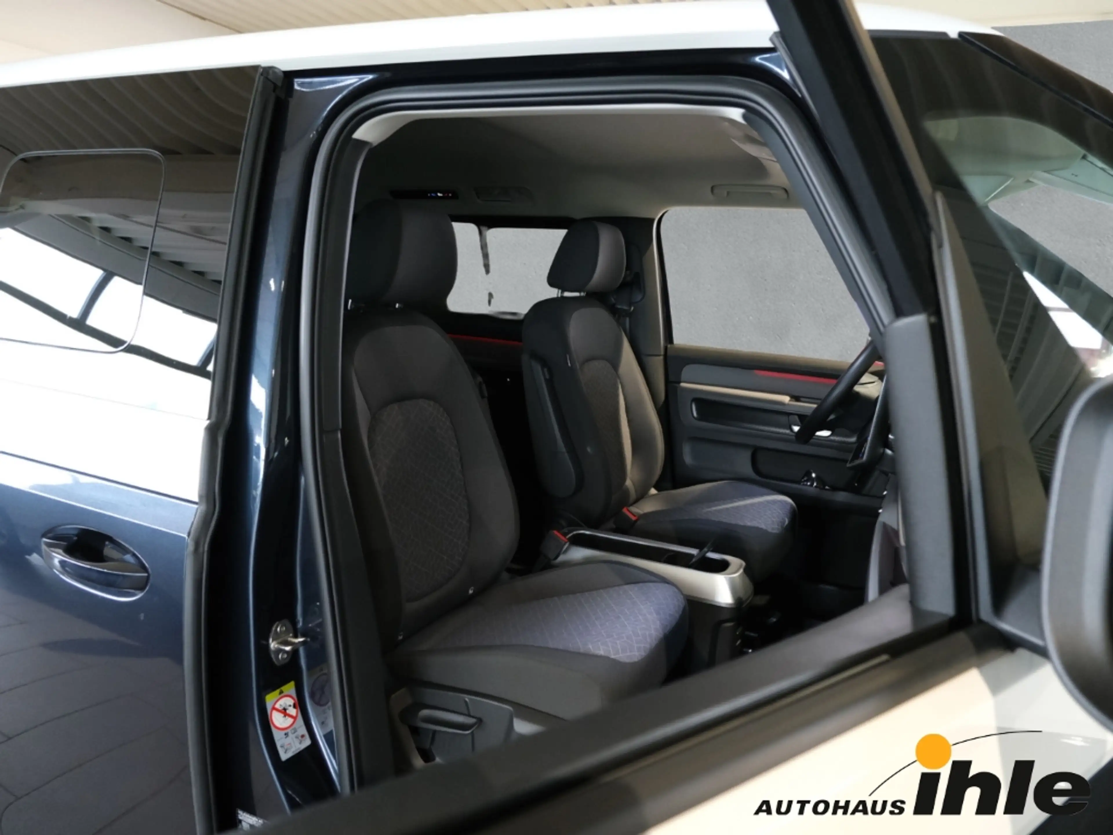 Volkswagen ID. Buzz Pro LR 86kWh IQ-LIGHT+HARMAN KARDON+AHK — photo 4