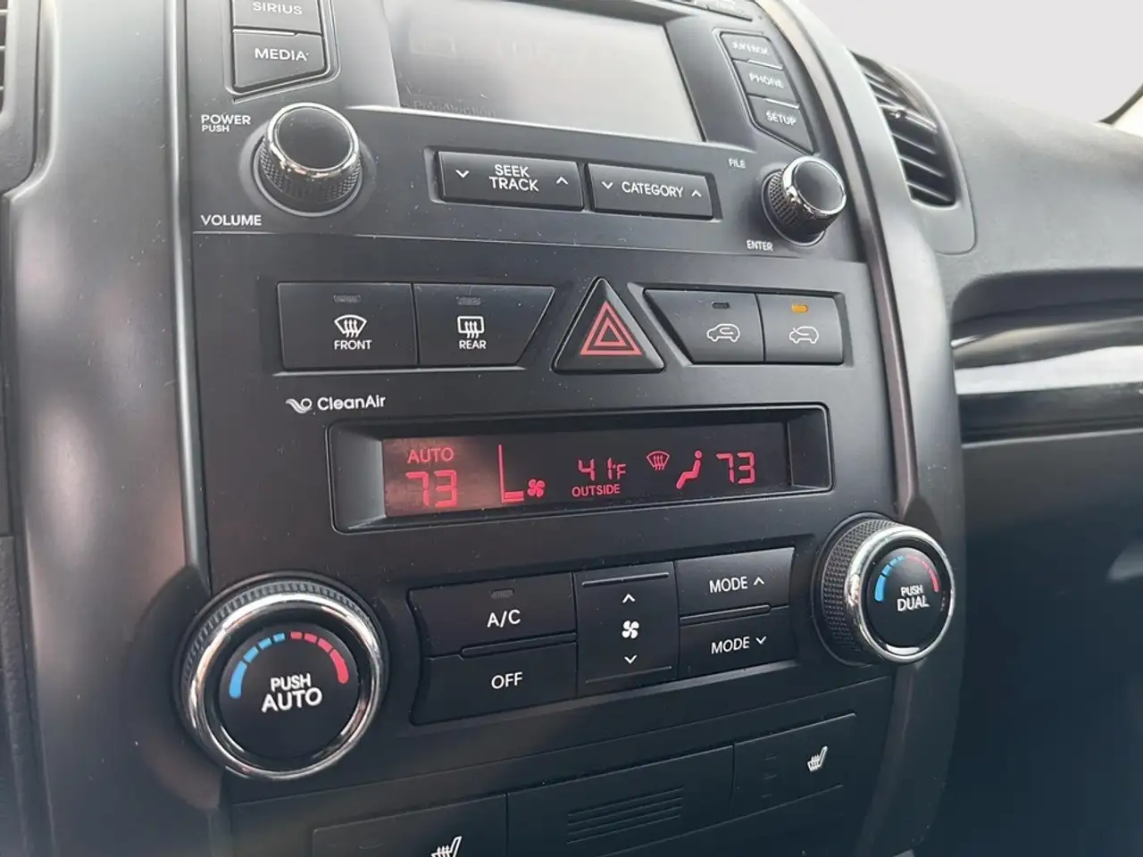 Kia Sorento снимка Kia Sorento