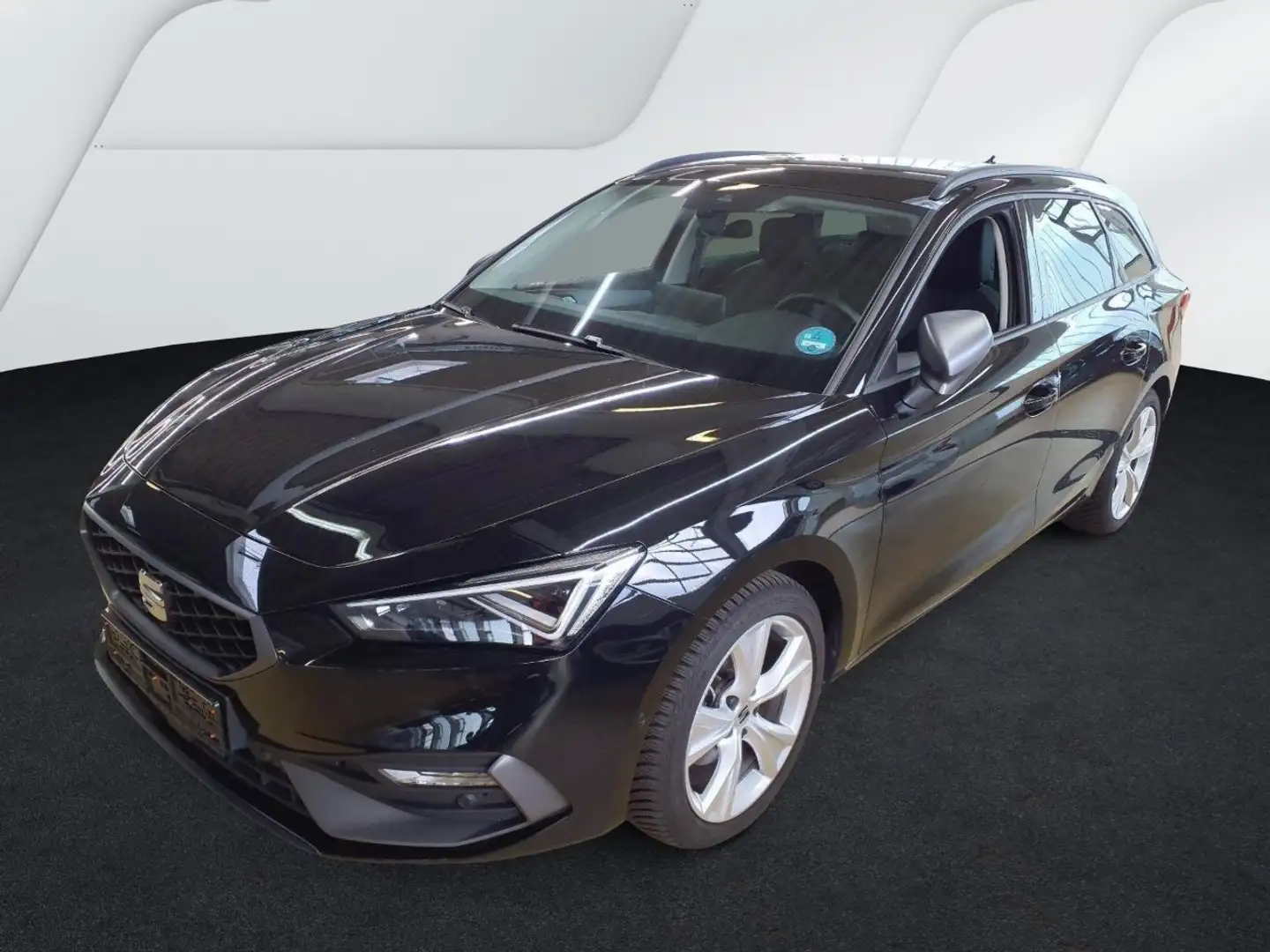 SEAT Leon SP 1.5 eTSI DSG FR +MATRIX +ACC +RKAM +NAVI +SHZ Schwarz - 2