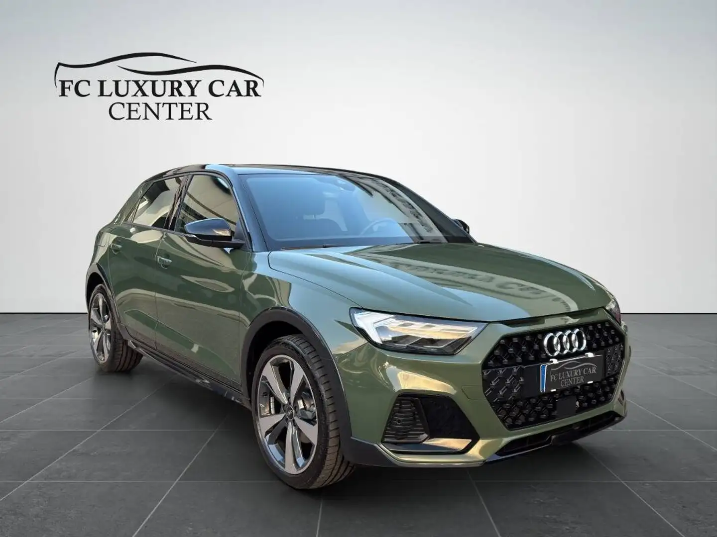 Audi A1 1.0 116CV Identity Contrast S Line Interno S tronic Verde - 1