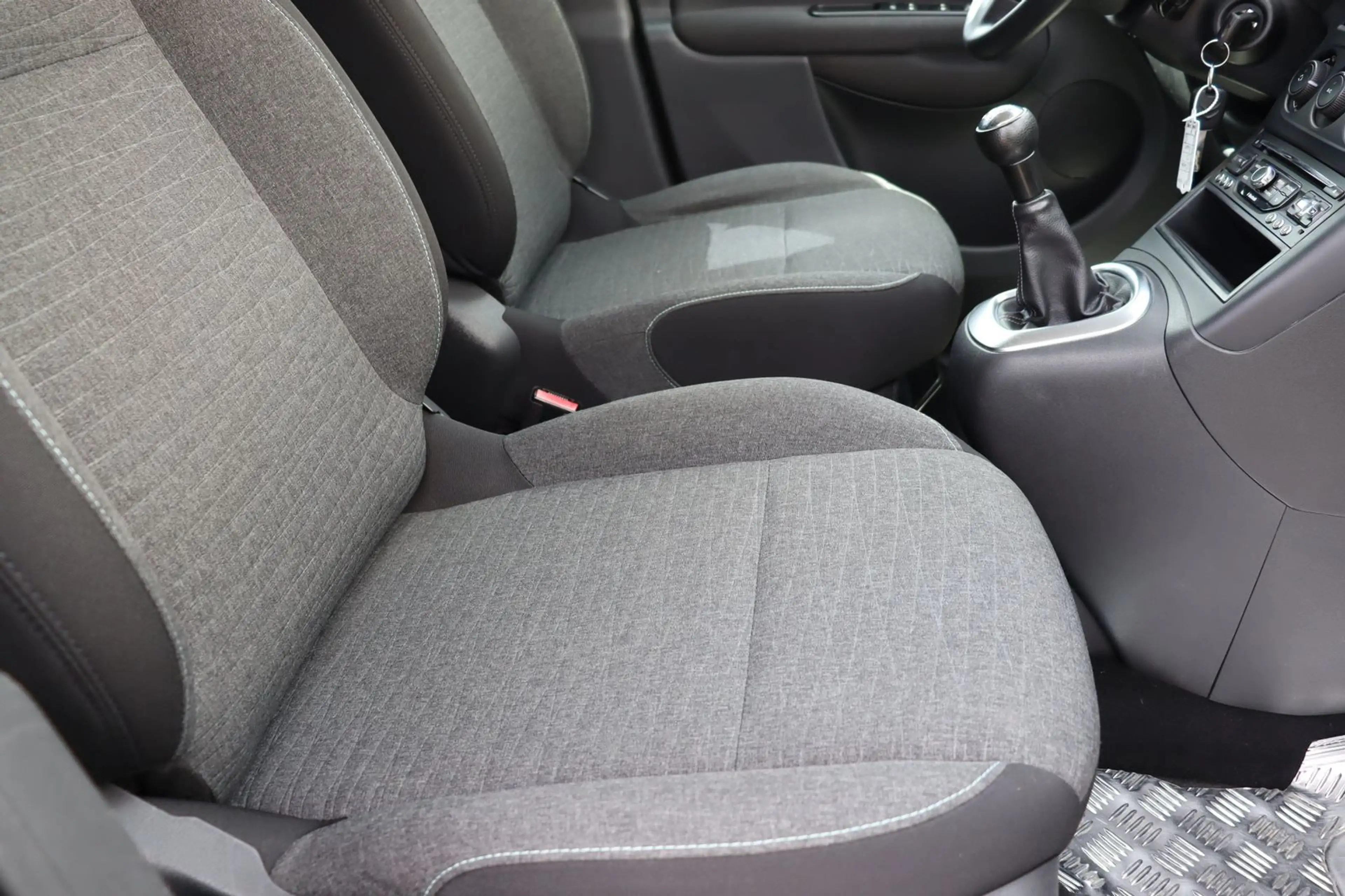 Citroen C3 Picasso 1,6 HDI — photo 11