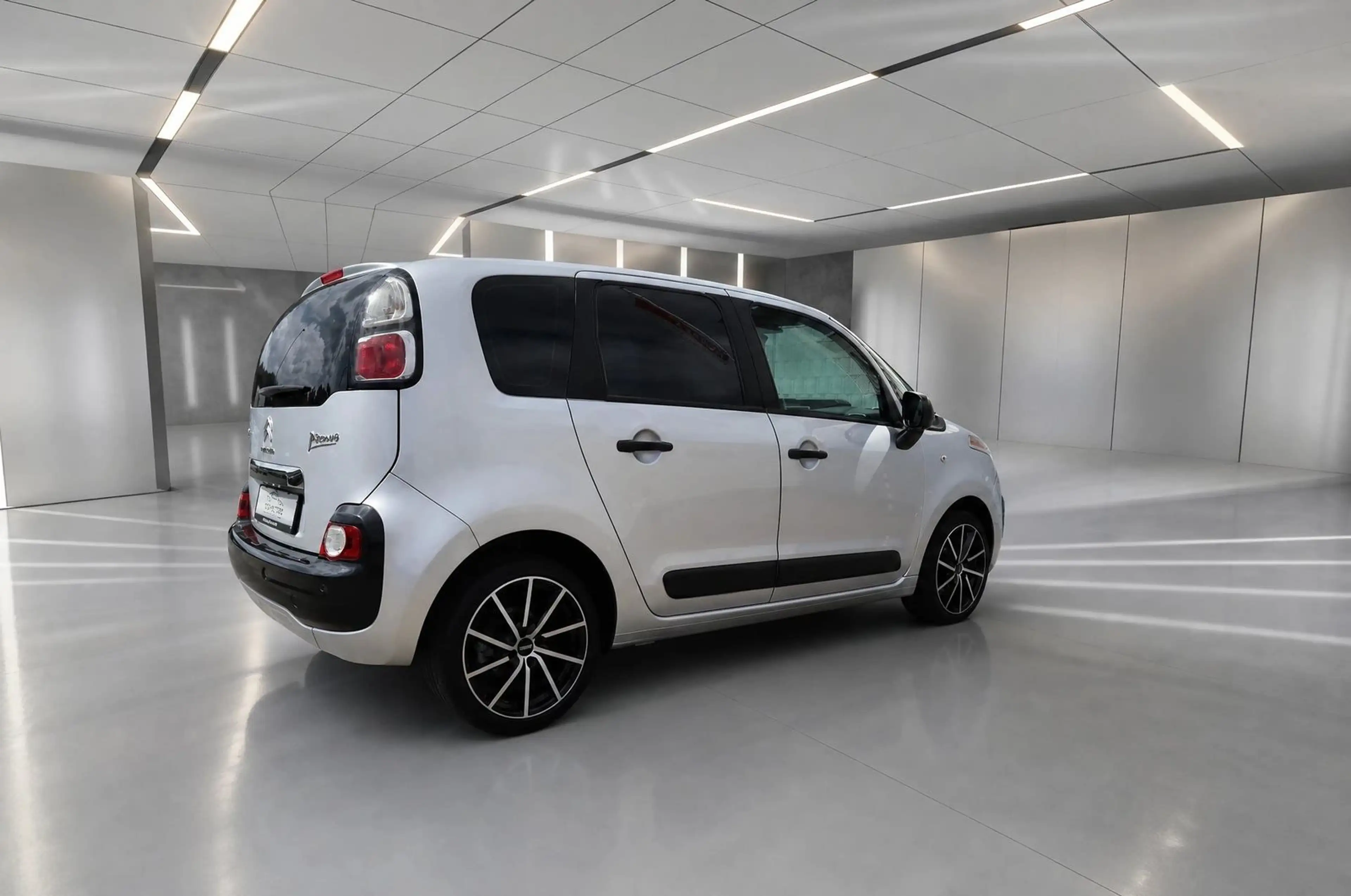 Citroen C3 Picasso 1,6 HDI — photo 9