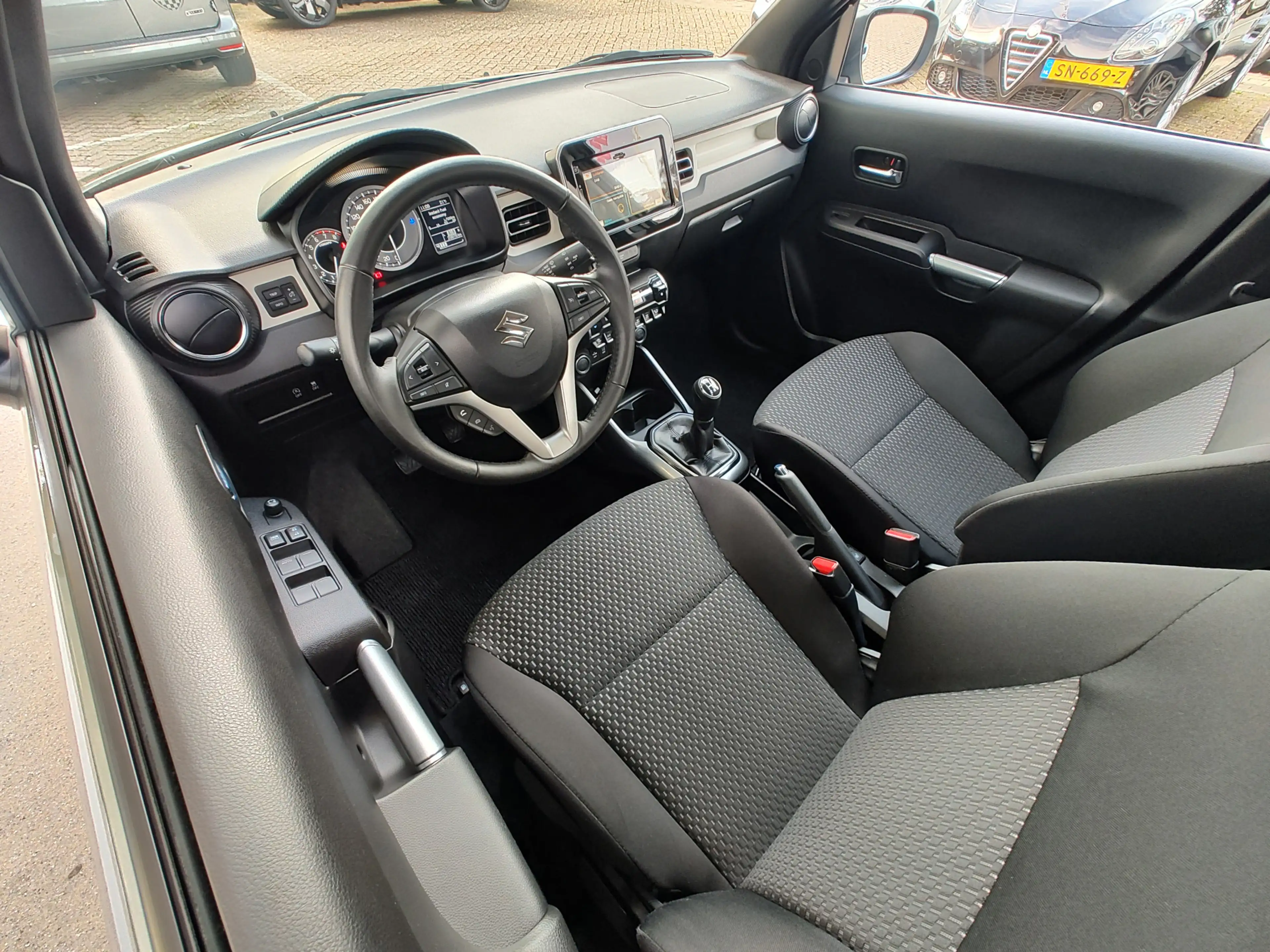 Suzuki Ignis 1.2 SMART HYBRID STYLE Clima | Cruise | Autonome n — photo 13