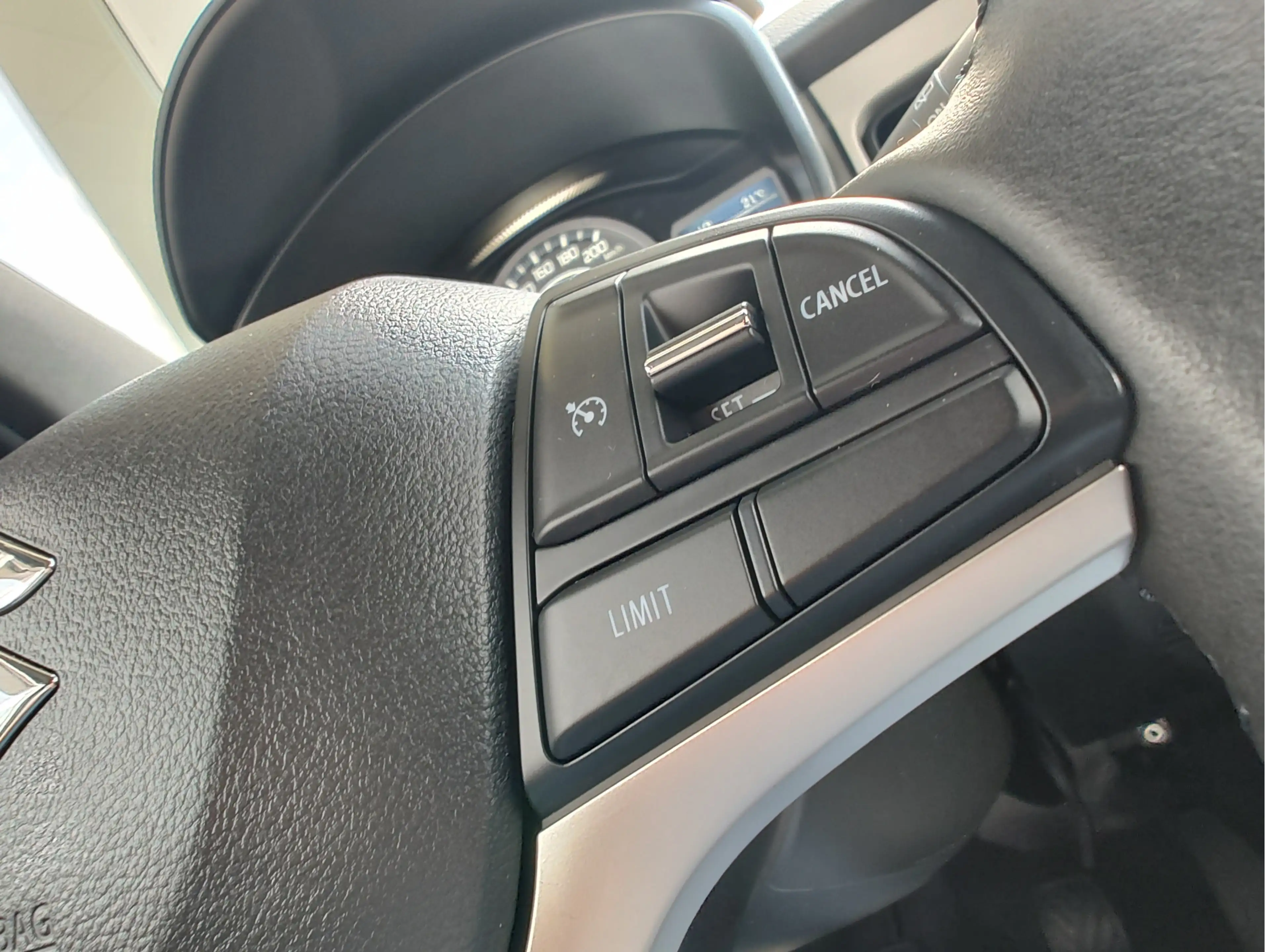 Suzuki Ignis 1.2 SMART HYBRID STYLE Clima | Cruise | Autonome n — photo 21