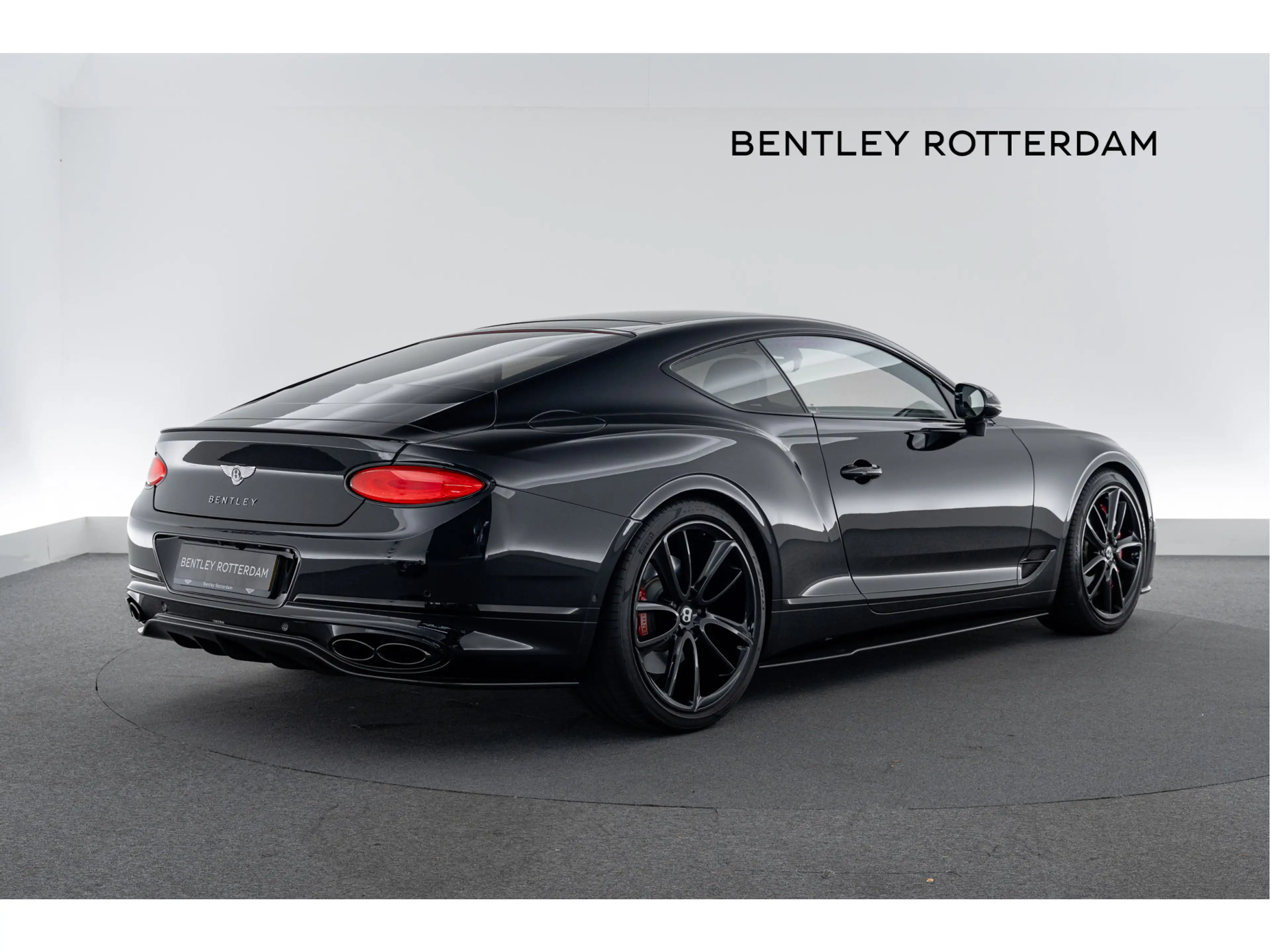 Bentley Continental GT Convertible V8 MY2022 — photo 3