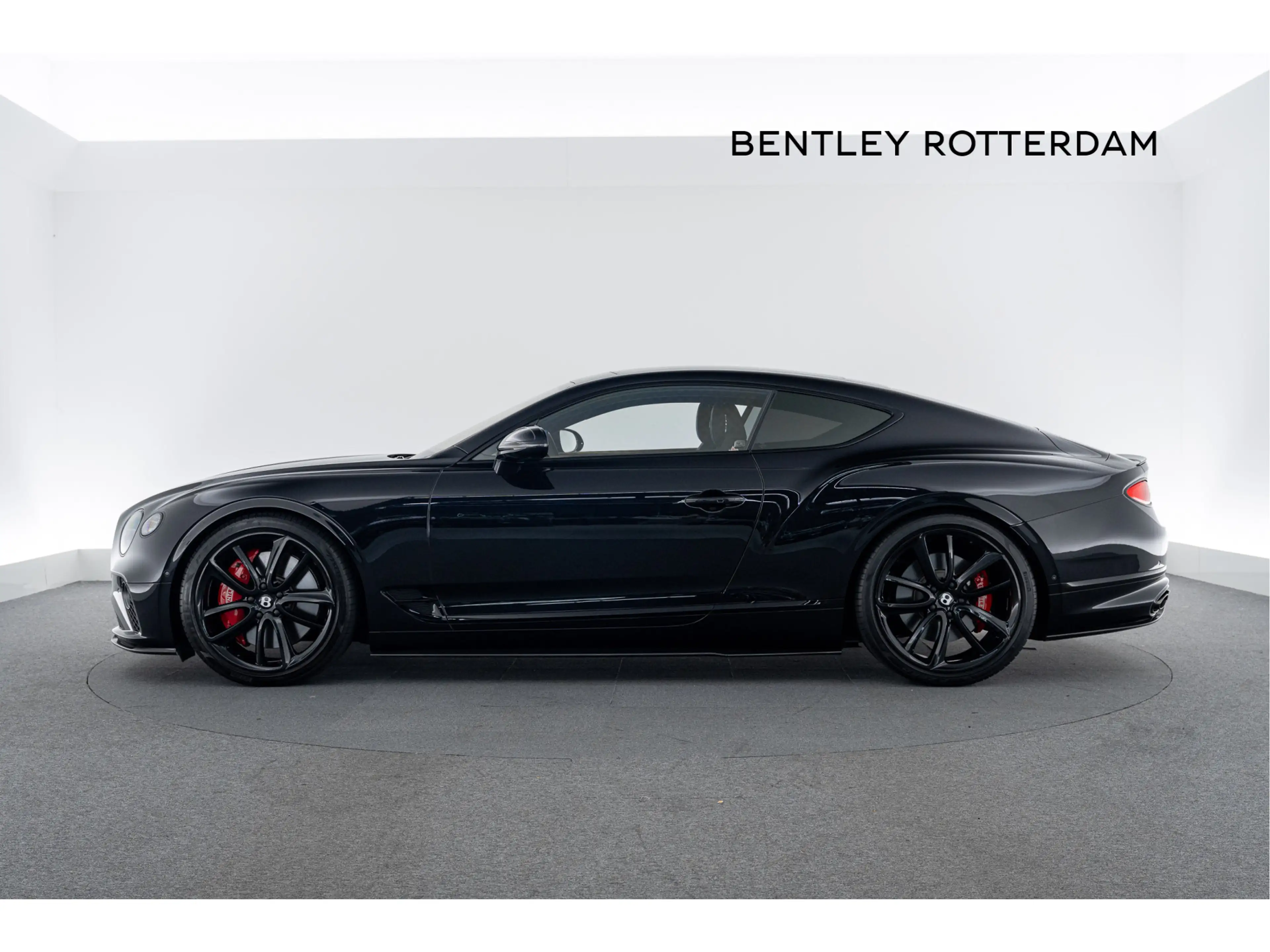 Bentley Continental GT Convertible V8 MY2022 — photo 2