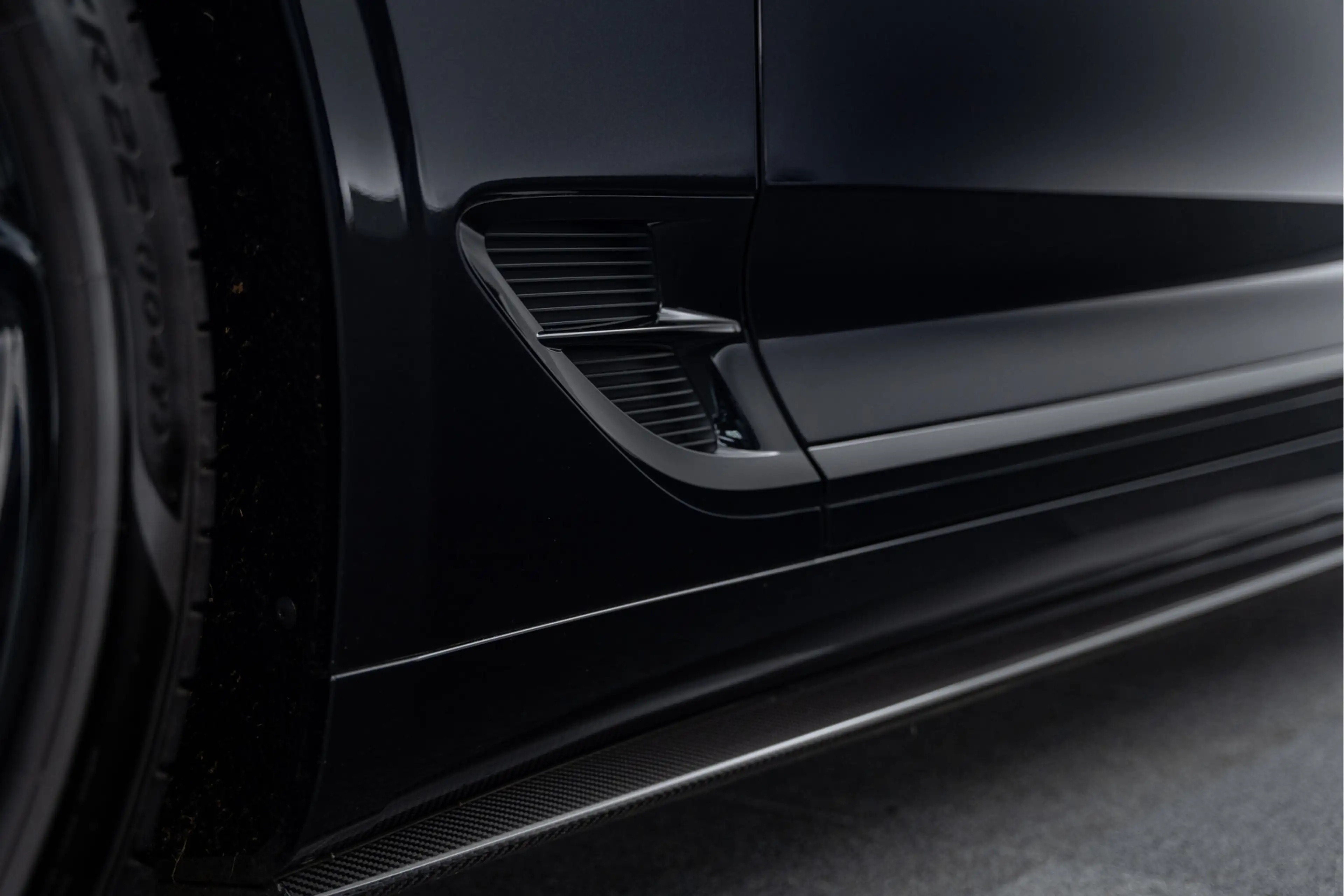 Bentley Continental GT Convertible V8 MY2022 — photo 12