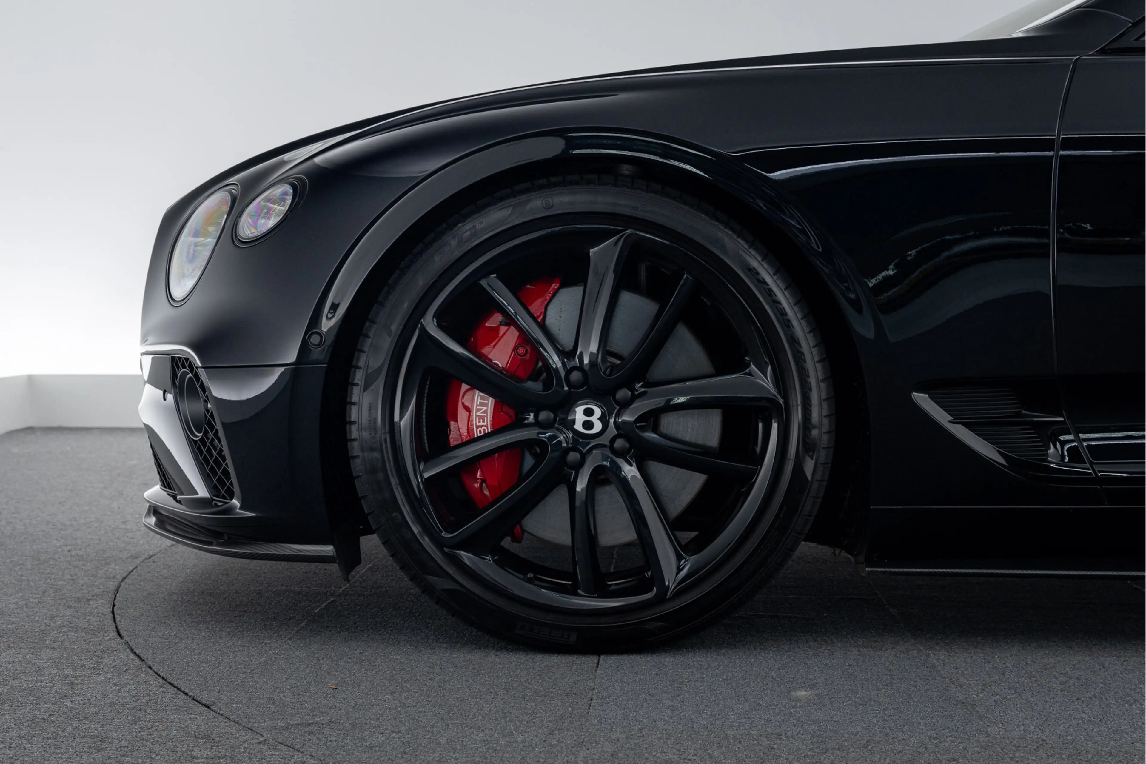 Bentley Continental GT Convertible V8 MY2022 — photo 9