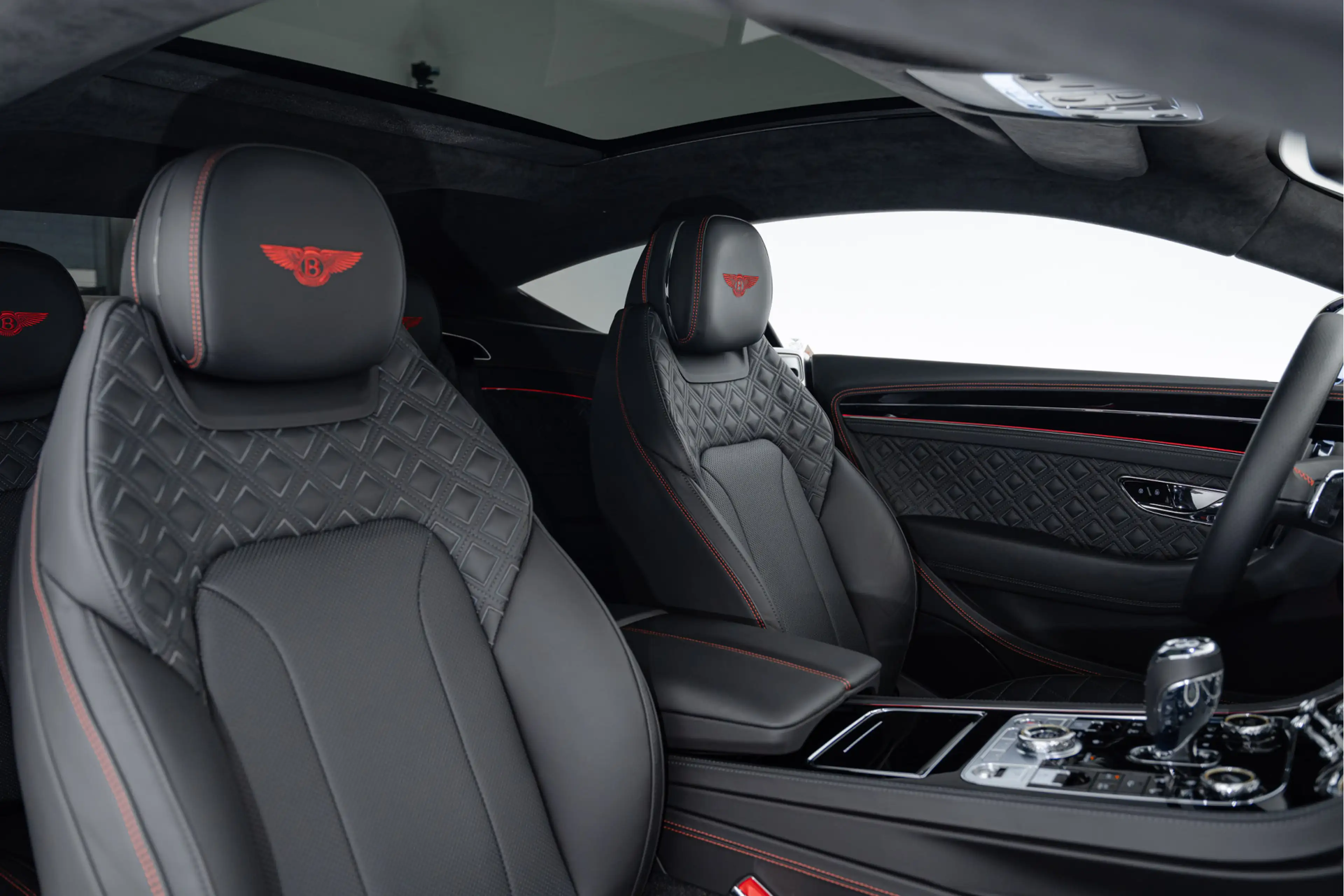 Bentley Continental GT Convertible V8 MY2022 — photo 8