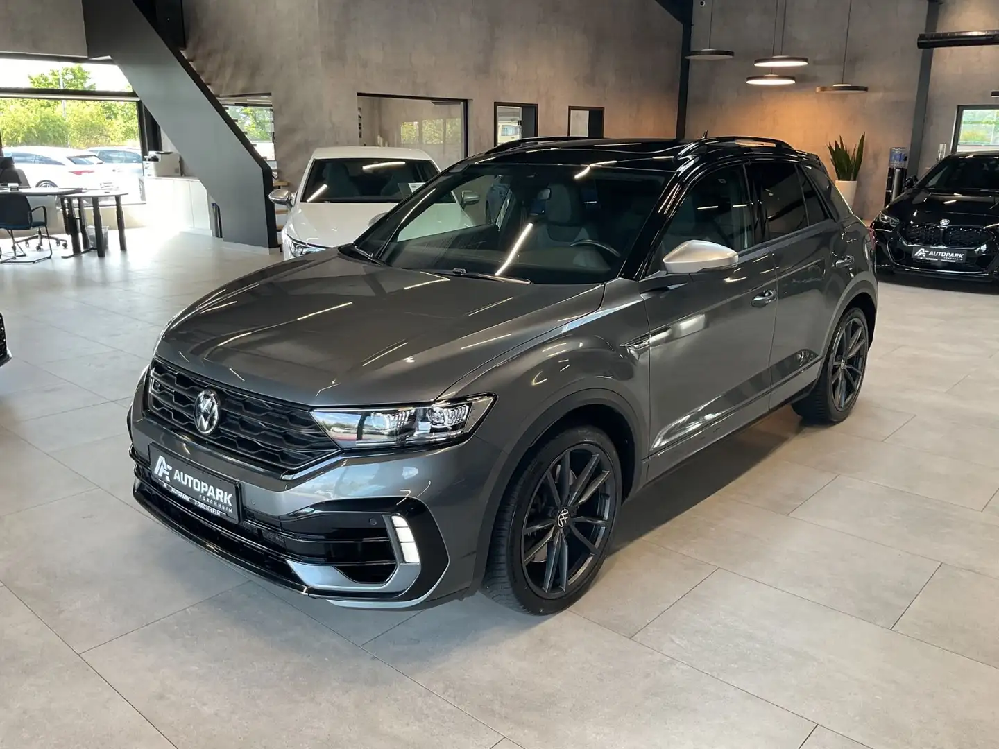 Volkswagen T-Roc R Akrapovic beats DCC Kam. LED Pano 19" Grau - 1