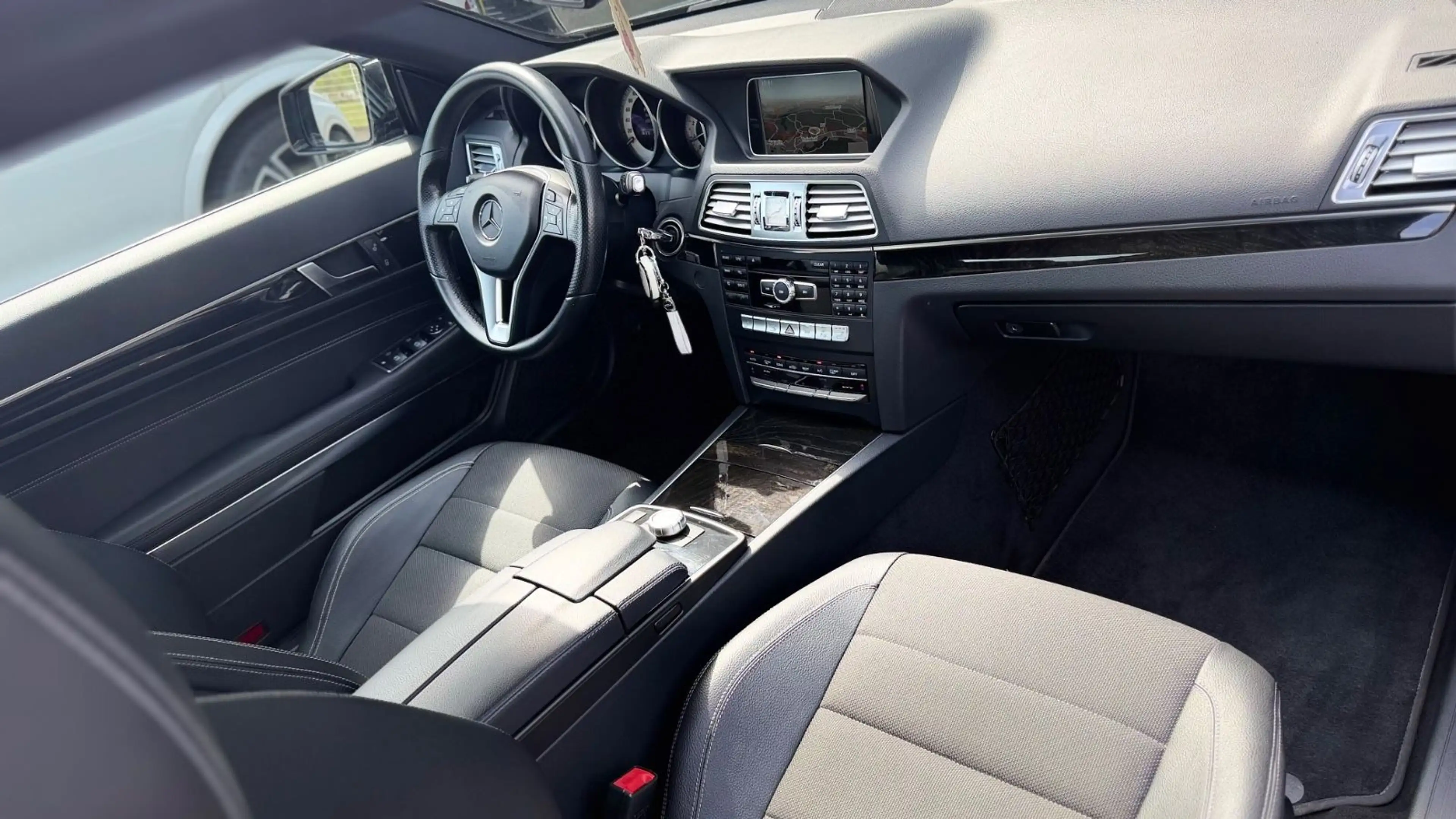 Mercedes-Benz E 250 Coupe — photo 9