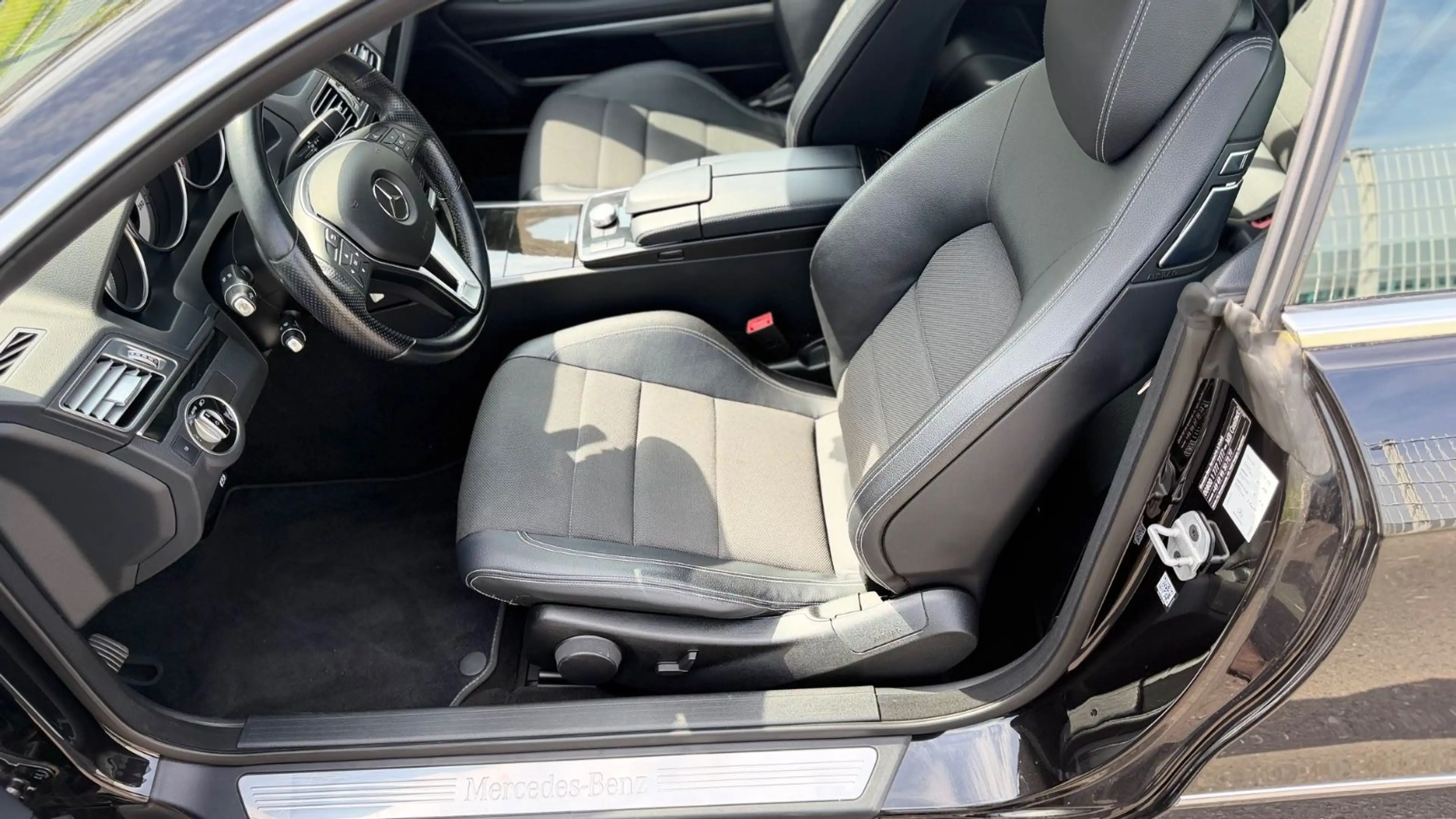 Mercedes-Benz E 250 Coupe — photo 7