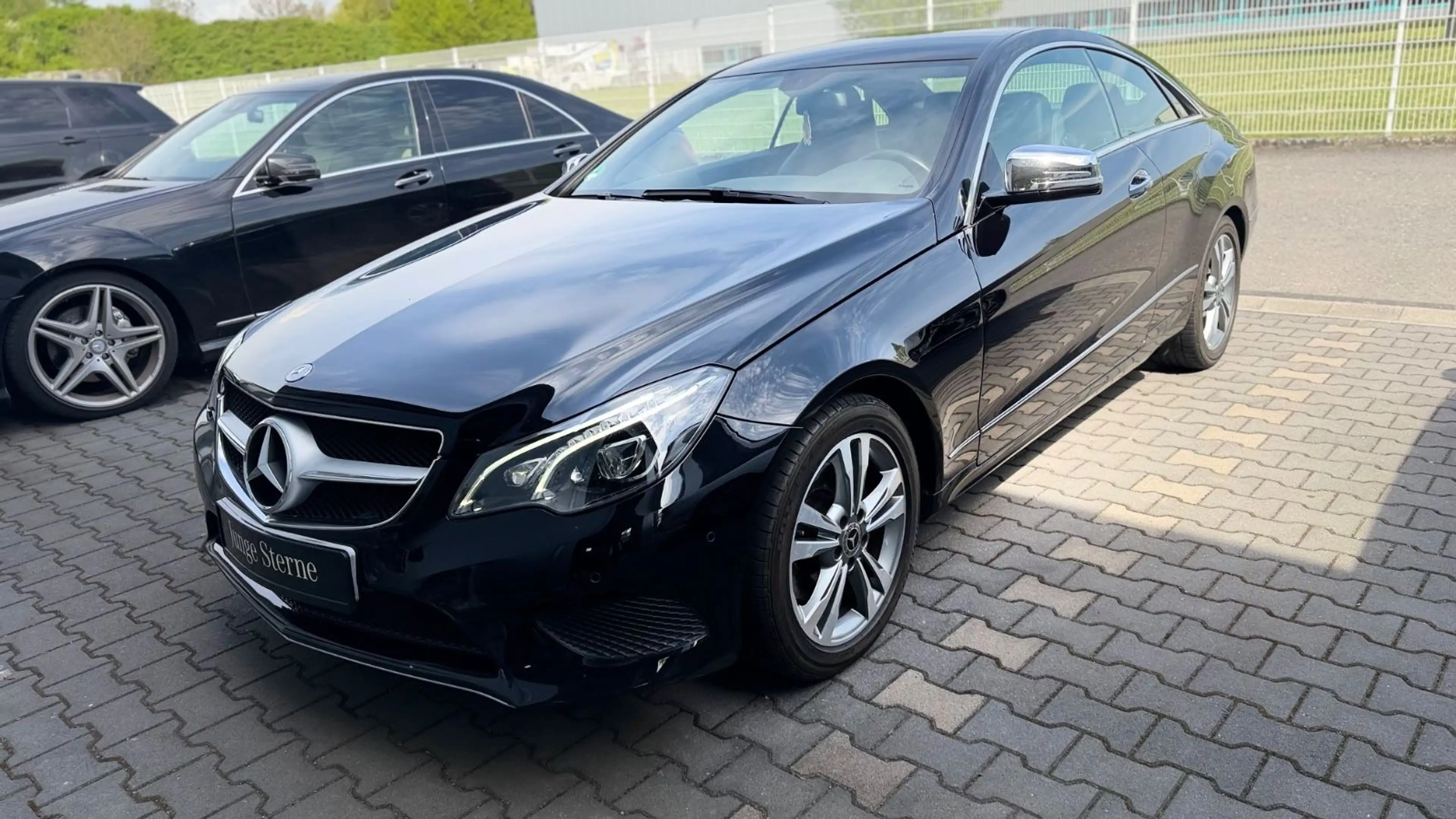 Mercedes-Benz E 250 Coupe — photo 10