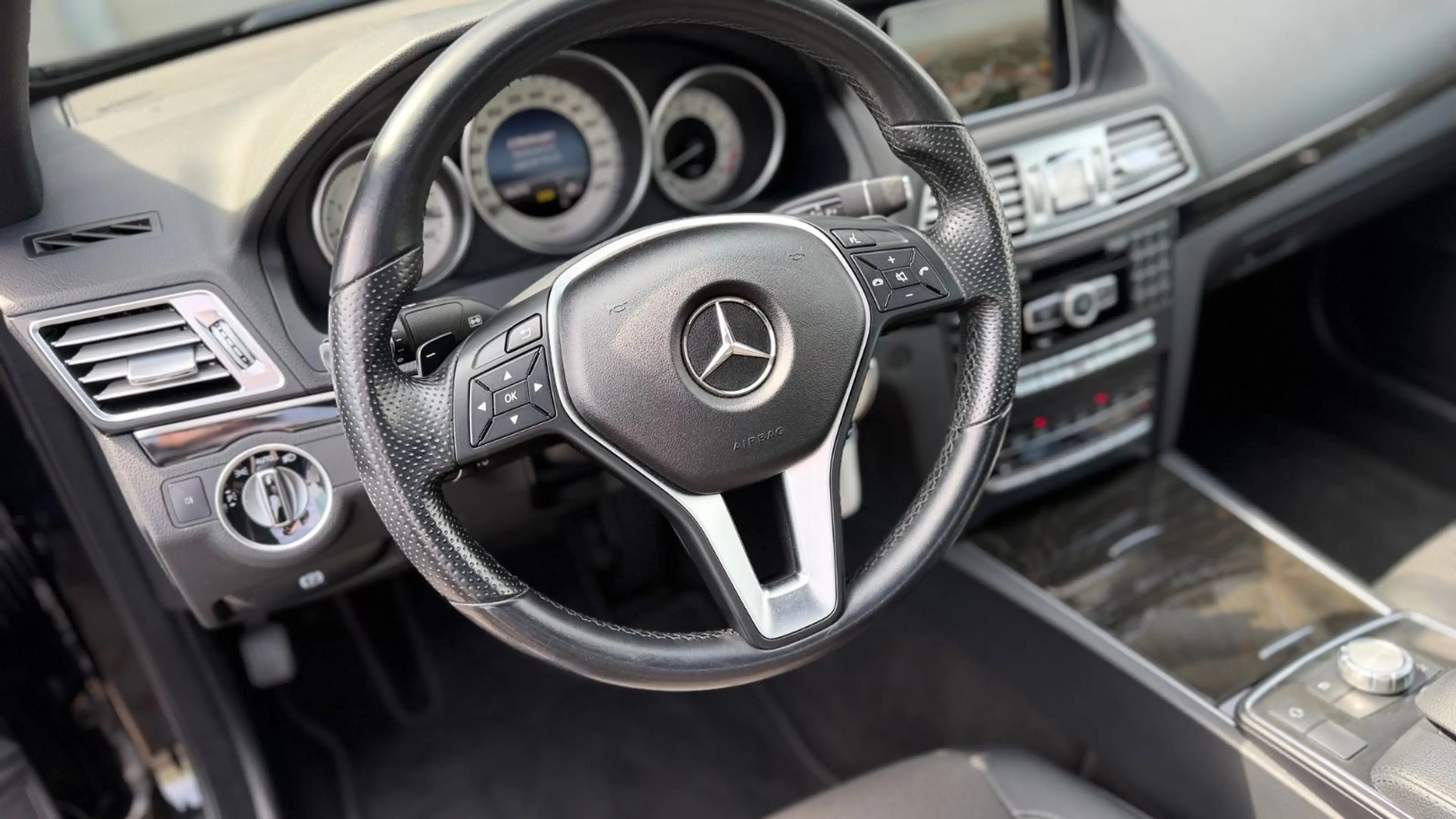 Mercedes-Benz E 250 Coupe — photo 8