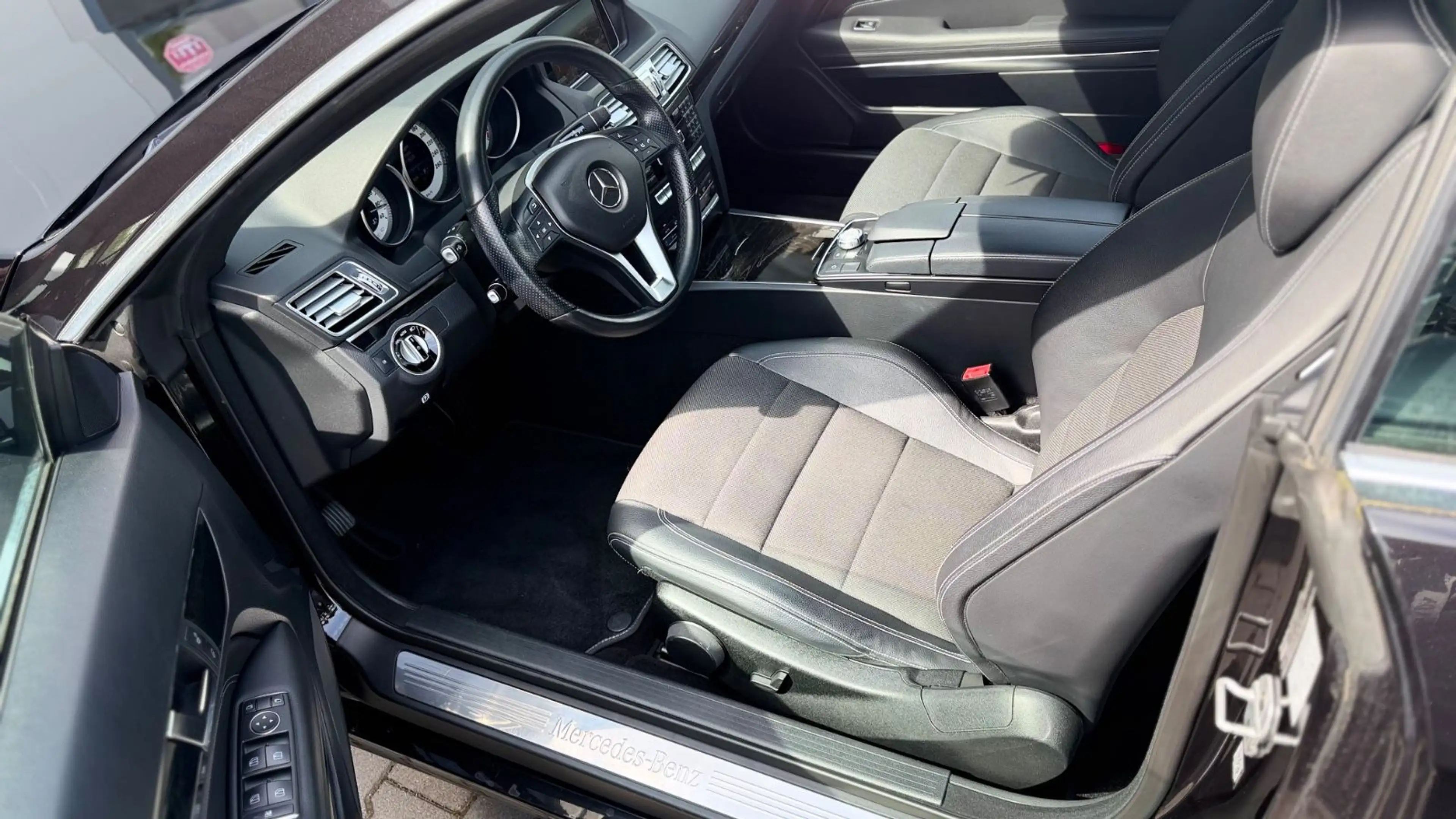 Mercedes-Benz E 250 Coupe — photo 6