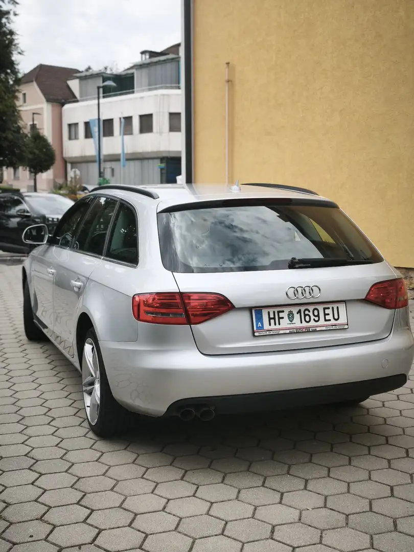 Audi A4 Avant 2.0 TDI DPF Attraction - 2
