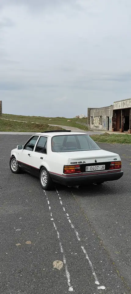 Ford Orion 1.6i Ghia, foto 2