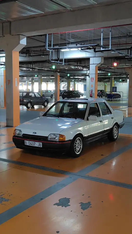 Ford Orion 1.6i Ghia, foto 1