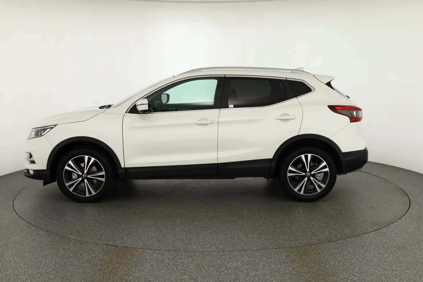 Nissan Qashqai 1.3 DIG-T N-Connecta LED Panorama AHK Blanc - 2