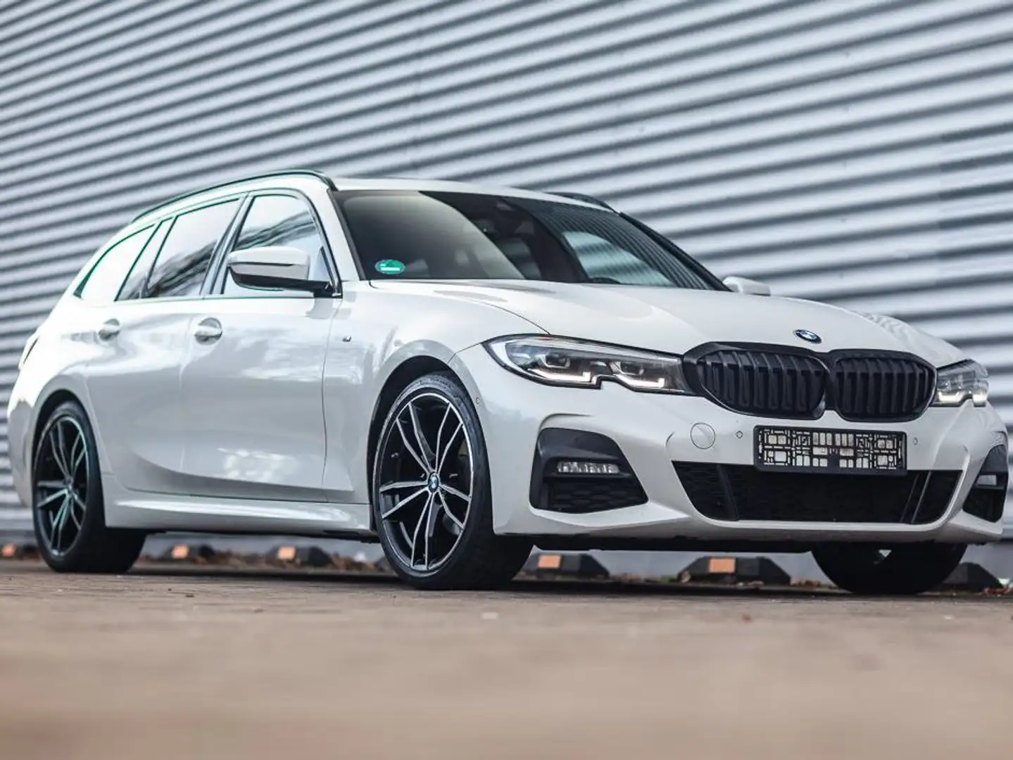 BMW 320 320 d xDrive M Sport Weiß - 1