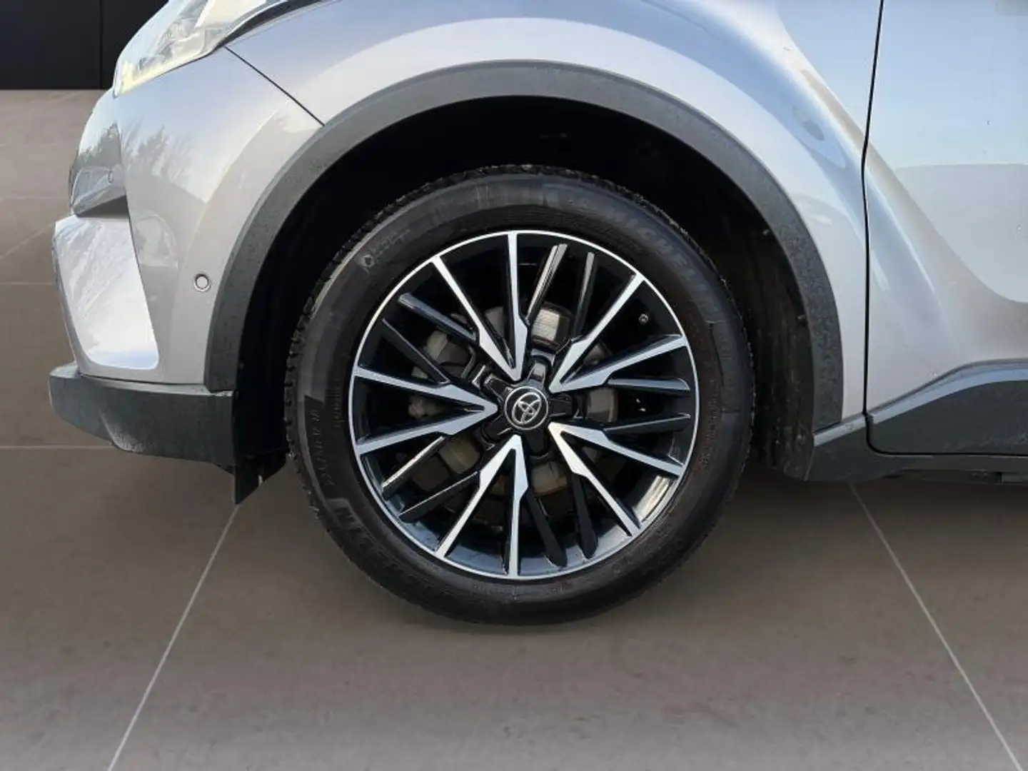 Toyota C-HR C-HIC Gris - 2