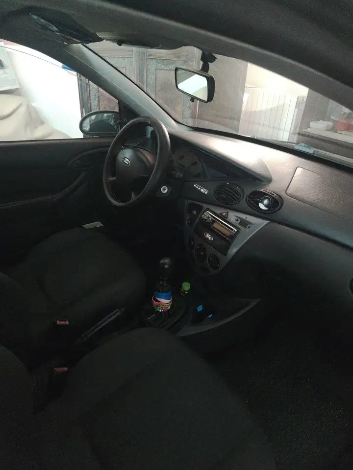Ford Focus 5p 1.8 td Ambiente, foto 1