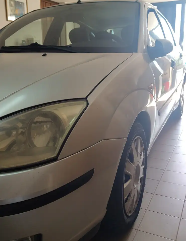 Ford Focus 5p 1.8 td Ambiente, foto 3