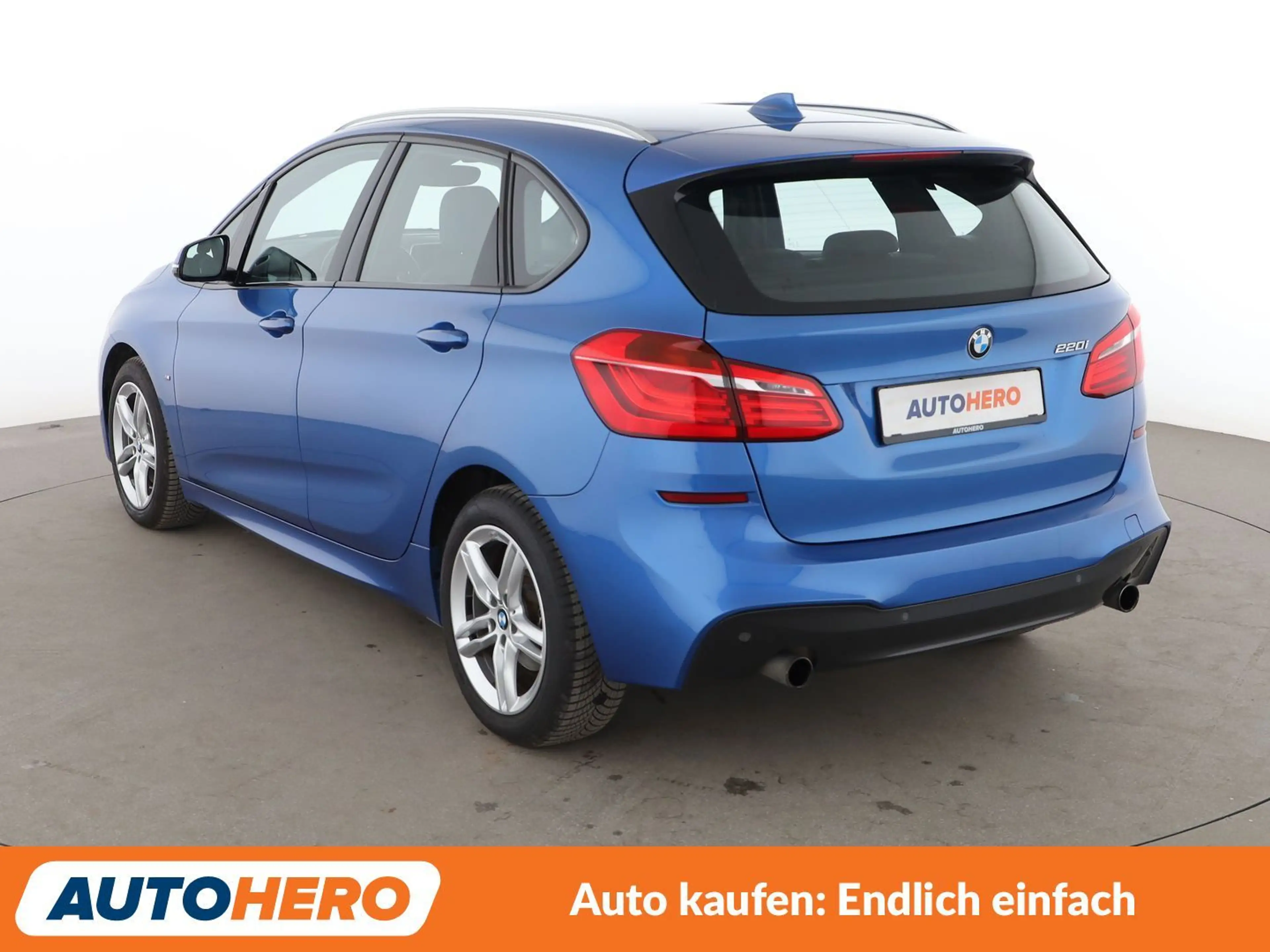 BMW 220 i Active Tourer M Sport Aut.*NAVI*PDC* — photo 4