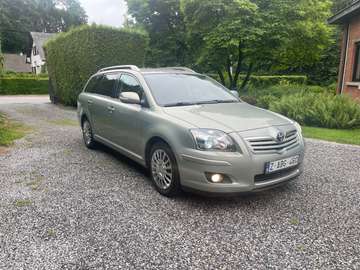 Avensis SW 2.2 Turbo D4D 16v Linea Luna