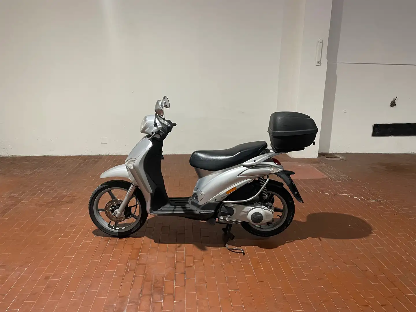 Piaggio Liberty 125 Argento - 2