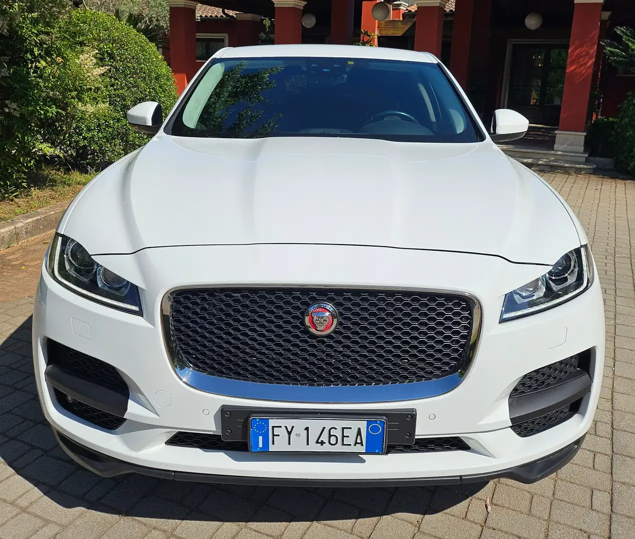 Jaguar F-Pace F-PACE 2,0d 180CV AWD PRESTIGE Bianco - 2
