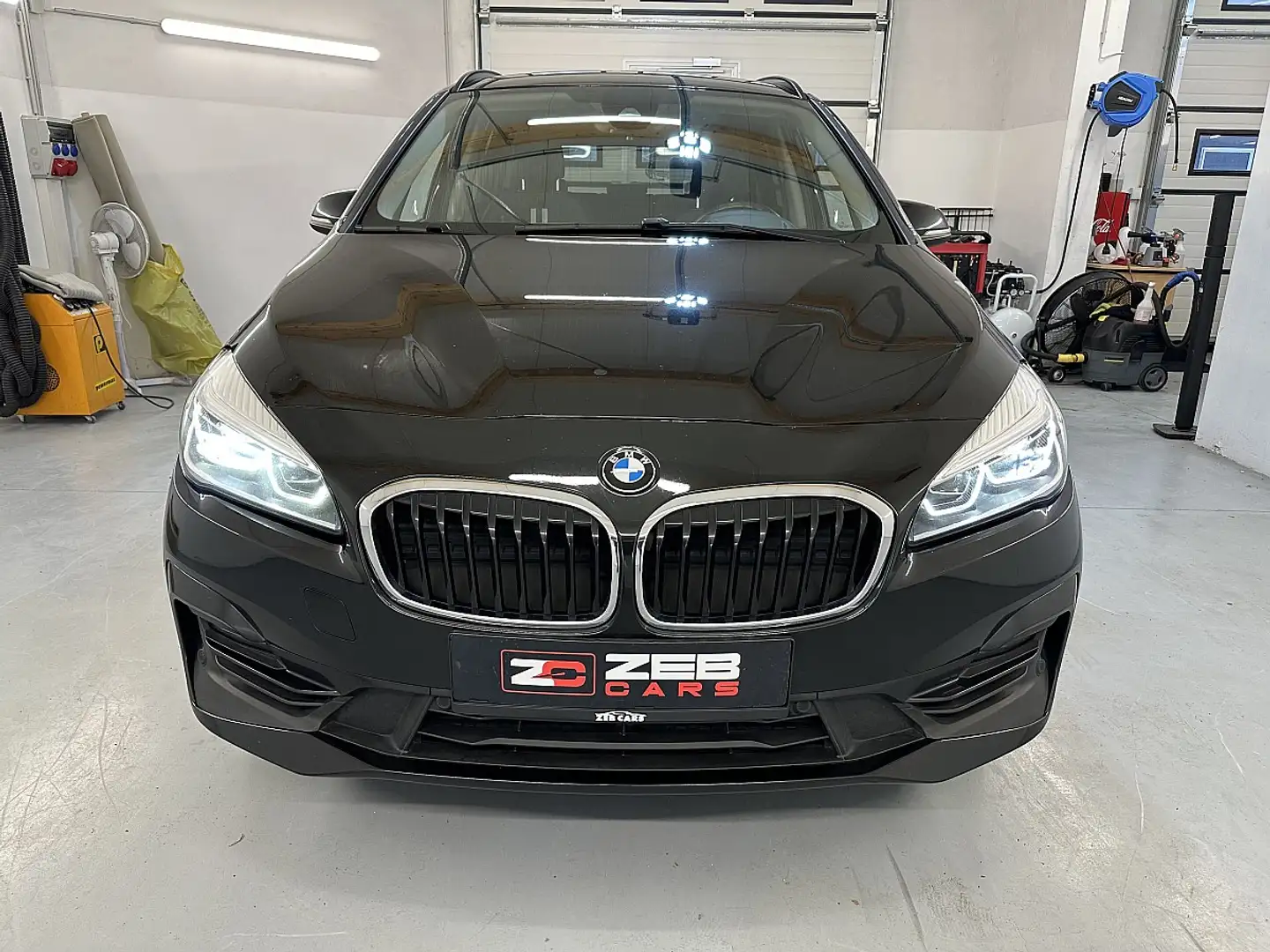 BMW 218 i Gran Tourer Schwarz - 2