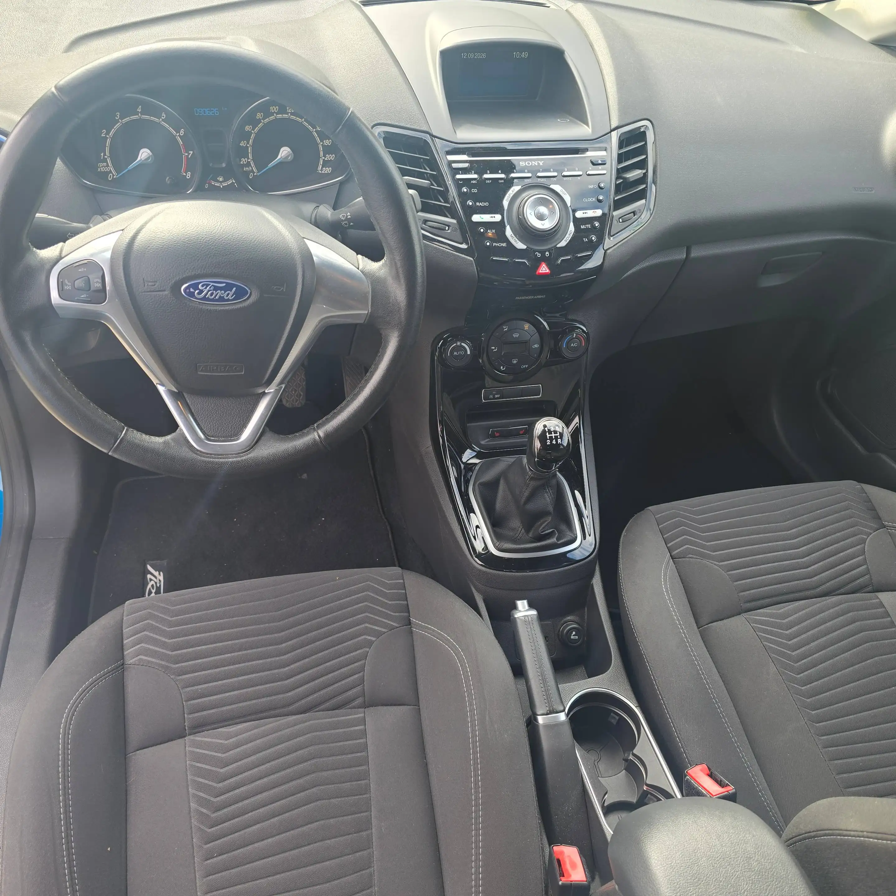 Ford Fiesta Titanium — photo 6