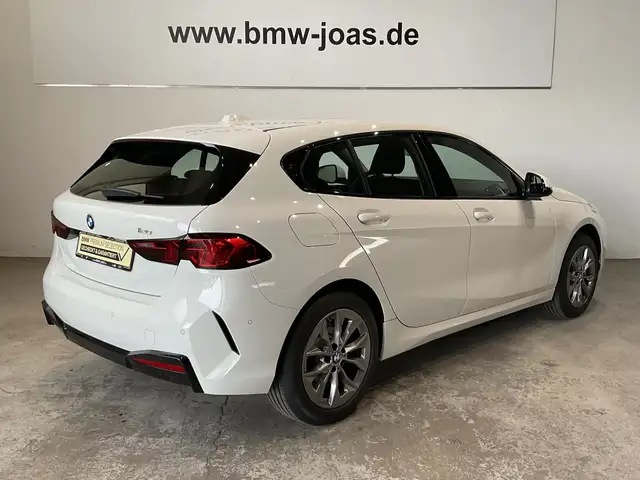 BMW 1 Series view 14