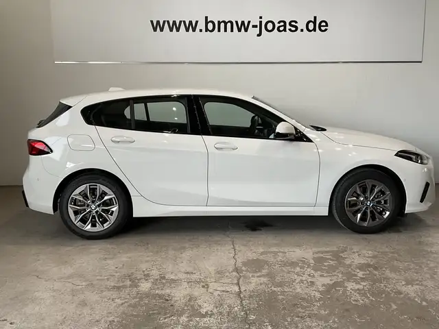 BMW 1 Series view 11