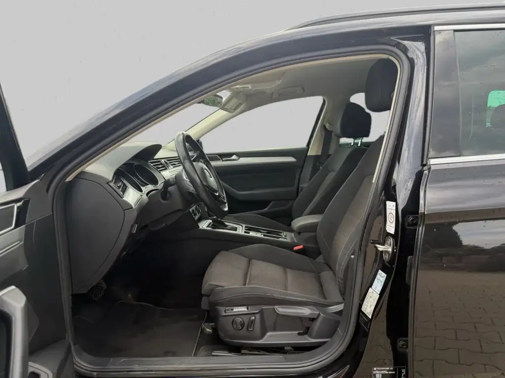 Volkswagen Passat Variant Passat | Massage | Ambiente | ACC | Kamera | TÜV Bild 9