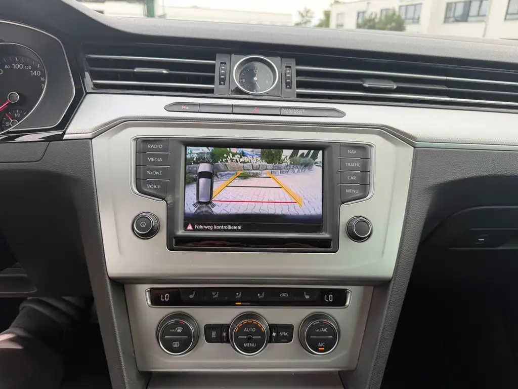 Volkswagen Passat Variant Passat | Massage | Ambiente | ACC | Kamera | TÜV Bild 14