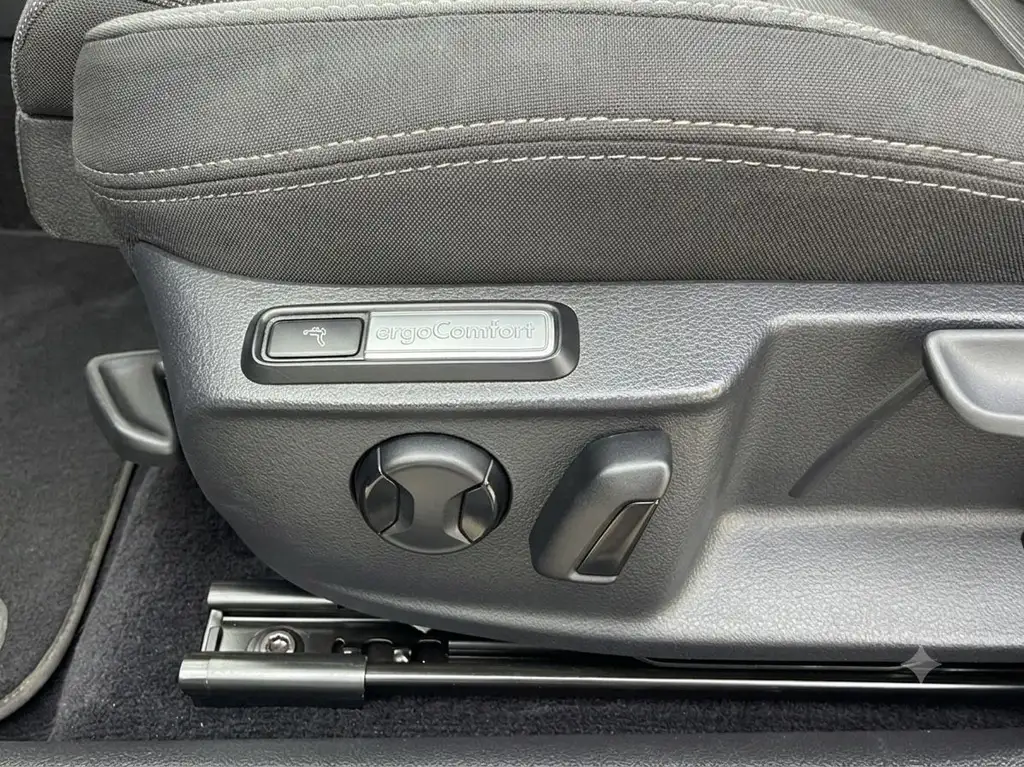 Volkswagen Passat Variant Passat | Massage | Ambiente | ACC | Kamera | TÜV Bild 13